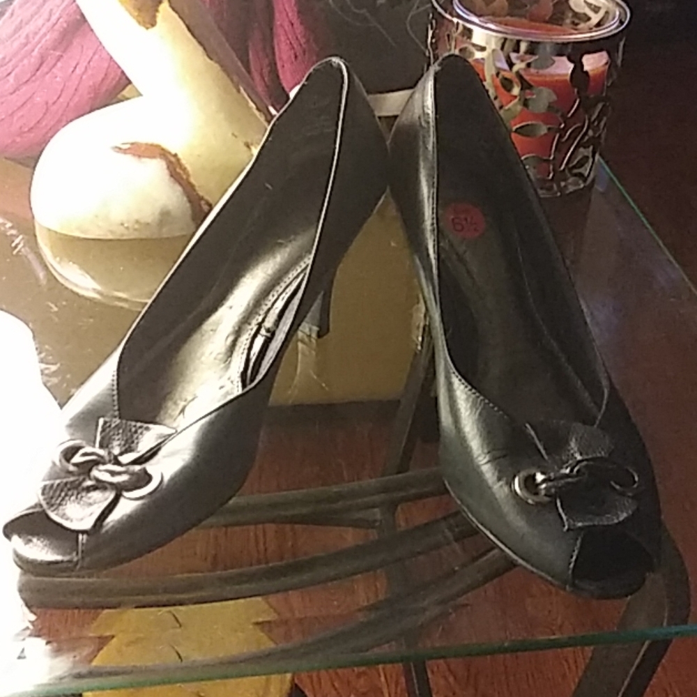Brand new Women leather peep-toe high heel